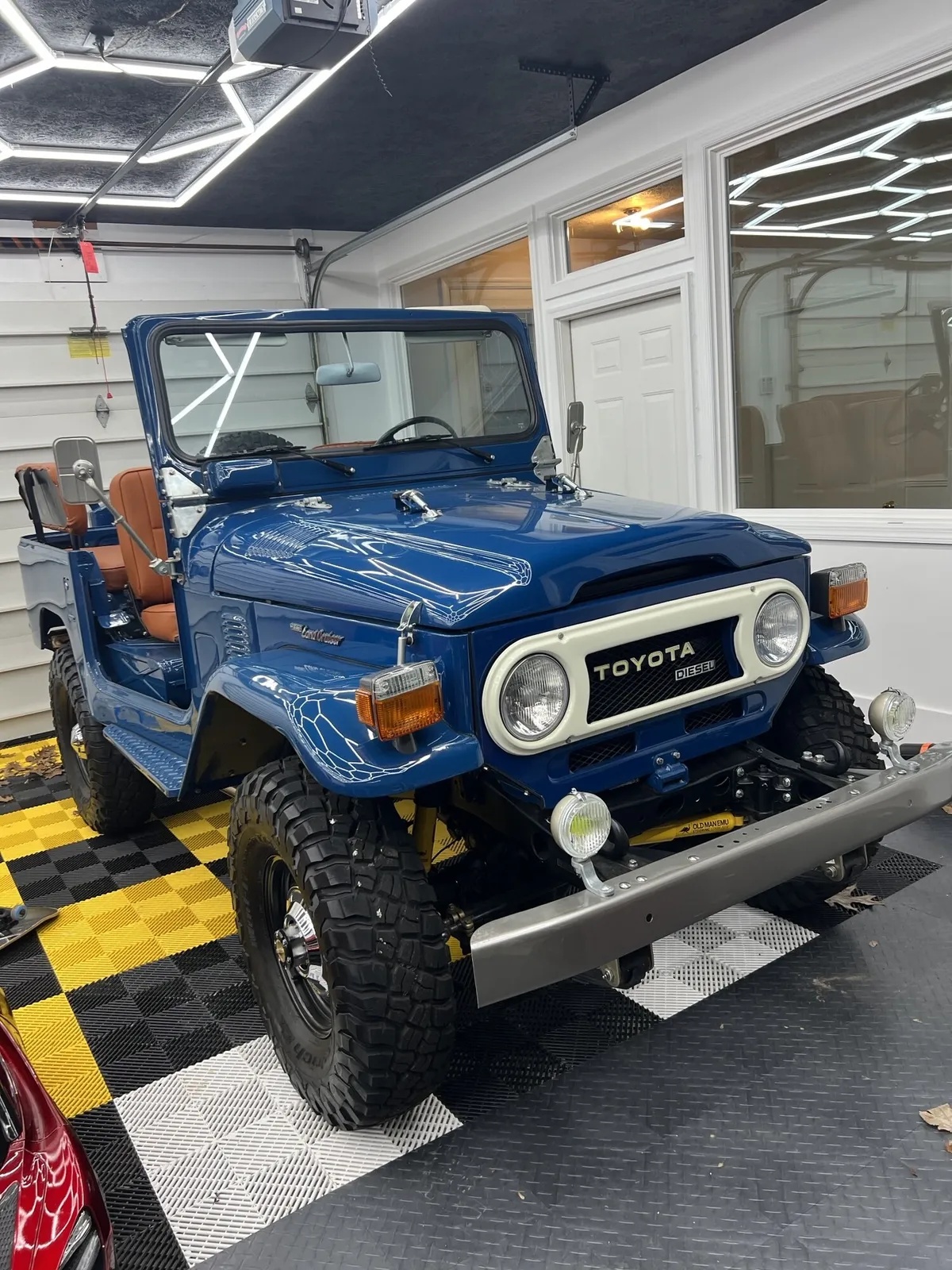 Toyota-Bj40-1978-Marine-Blue-Tan-2