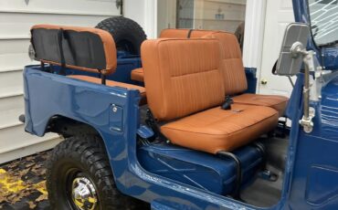 Toyota-Bj40-1978-Marine-Blue-Tan-4
