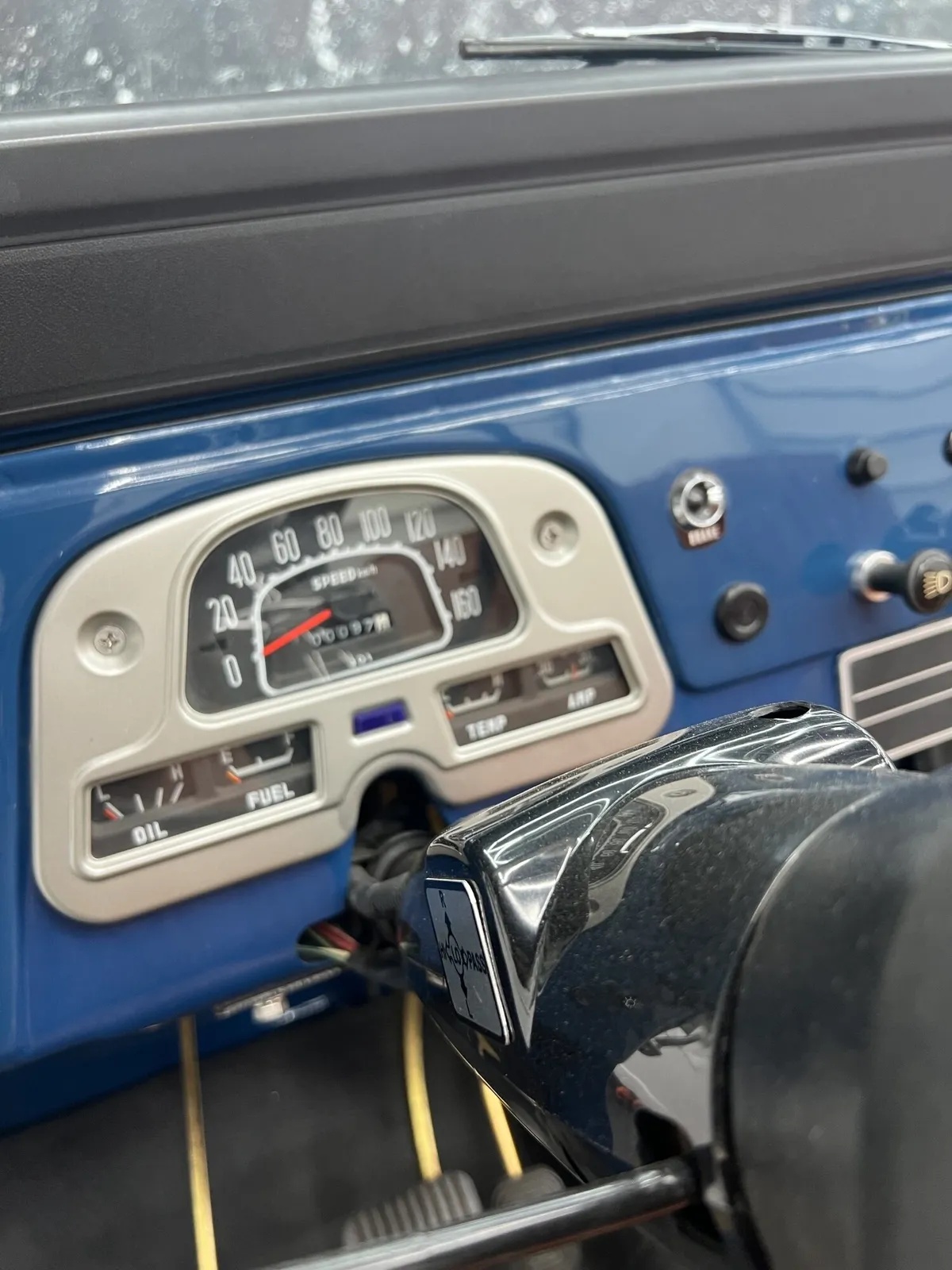 Toyota-Bj40-1978-Marine-Blue-Tan