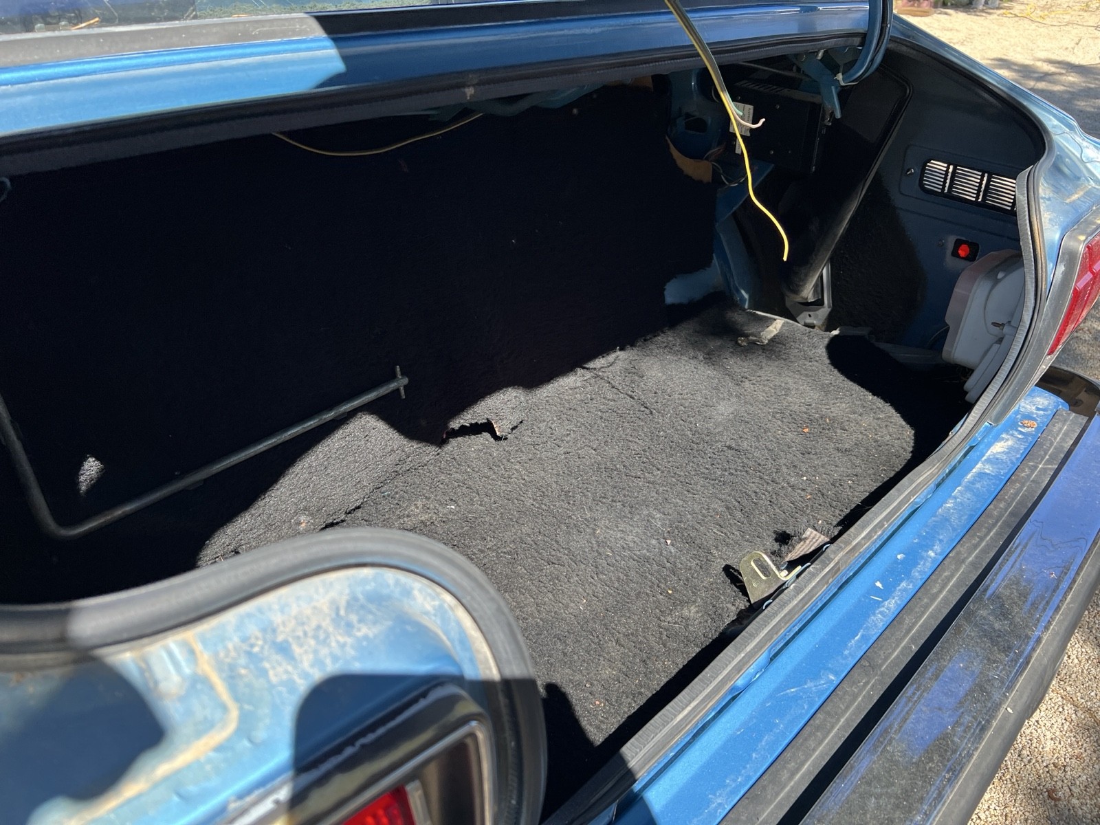 Toyota-Corolla-1977-16