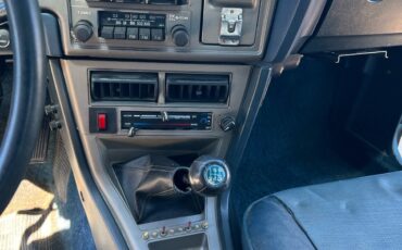 Toyota-Corolla-1977-19