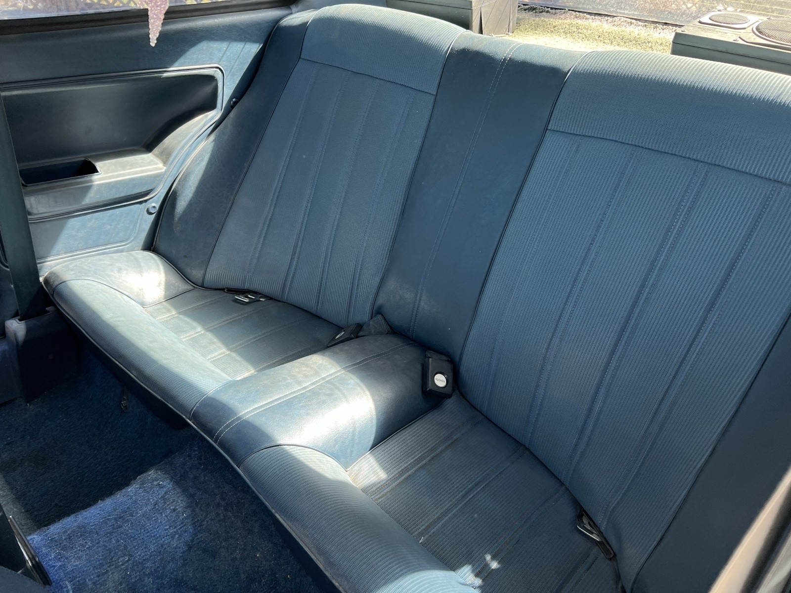 Toyota-Corolla-1977-24