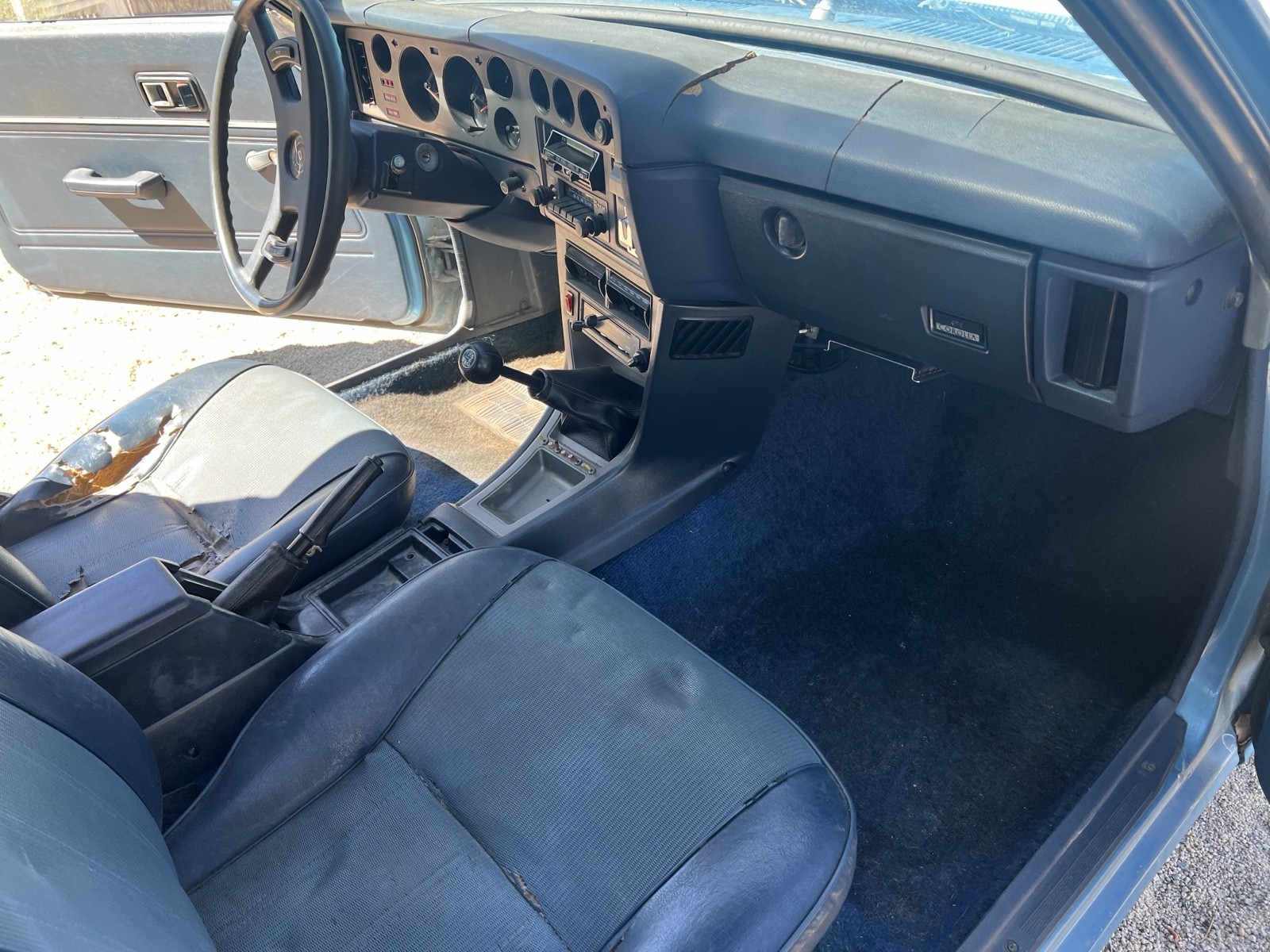 Toyota-Corolla-1977-25