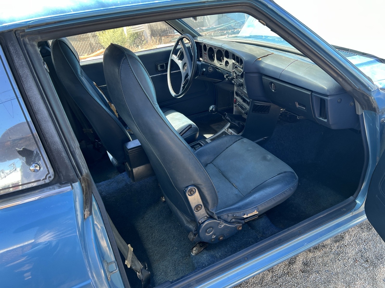 Toyota-Corolla-1977-26