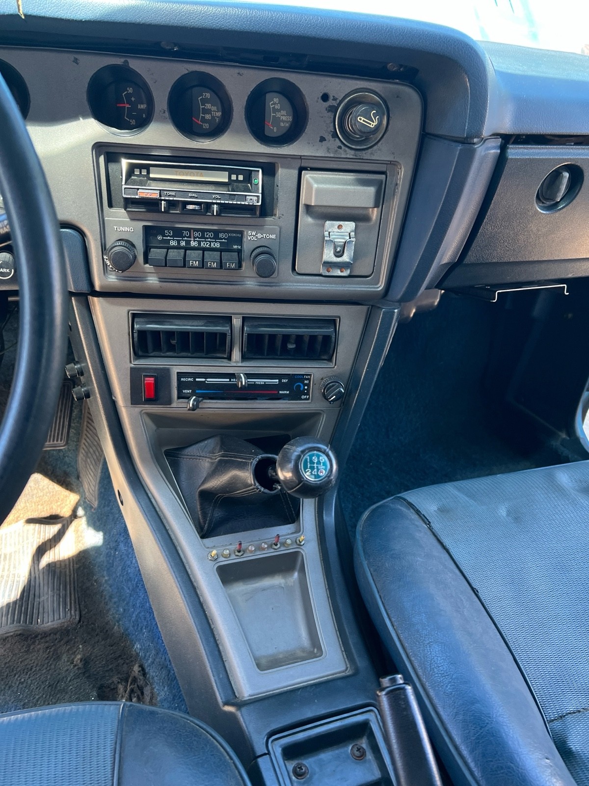 Toyota-Corolla-1977-29