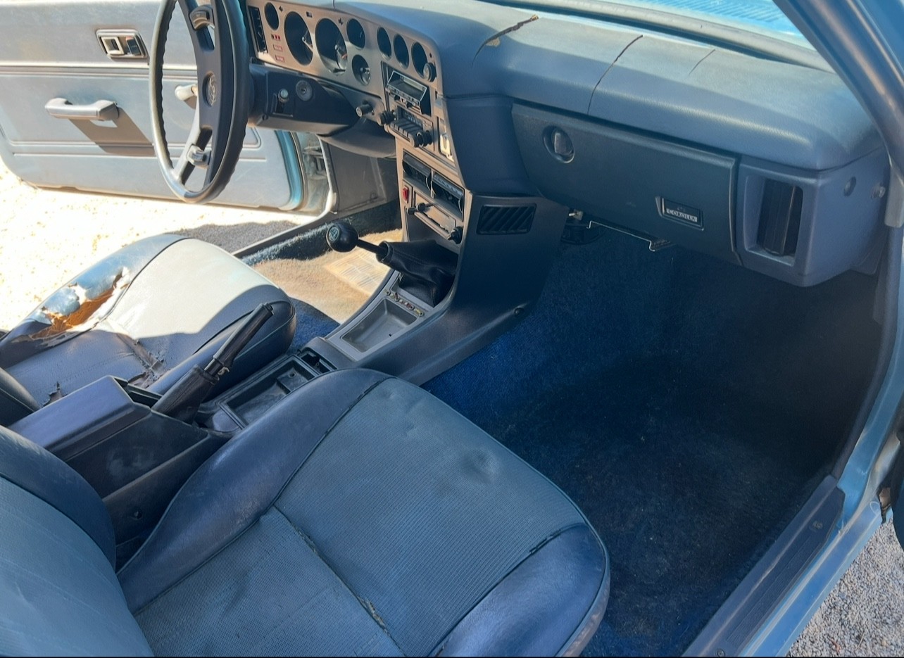 Toyota-Corolla-1977-31