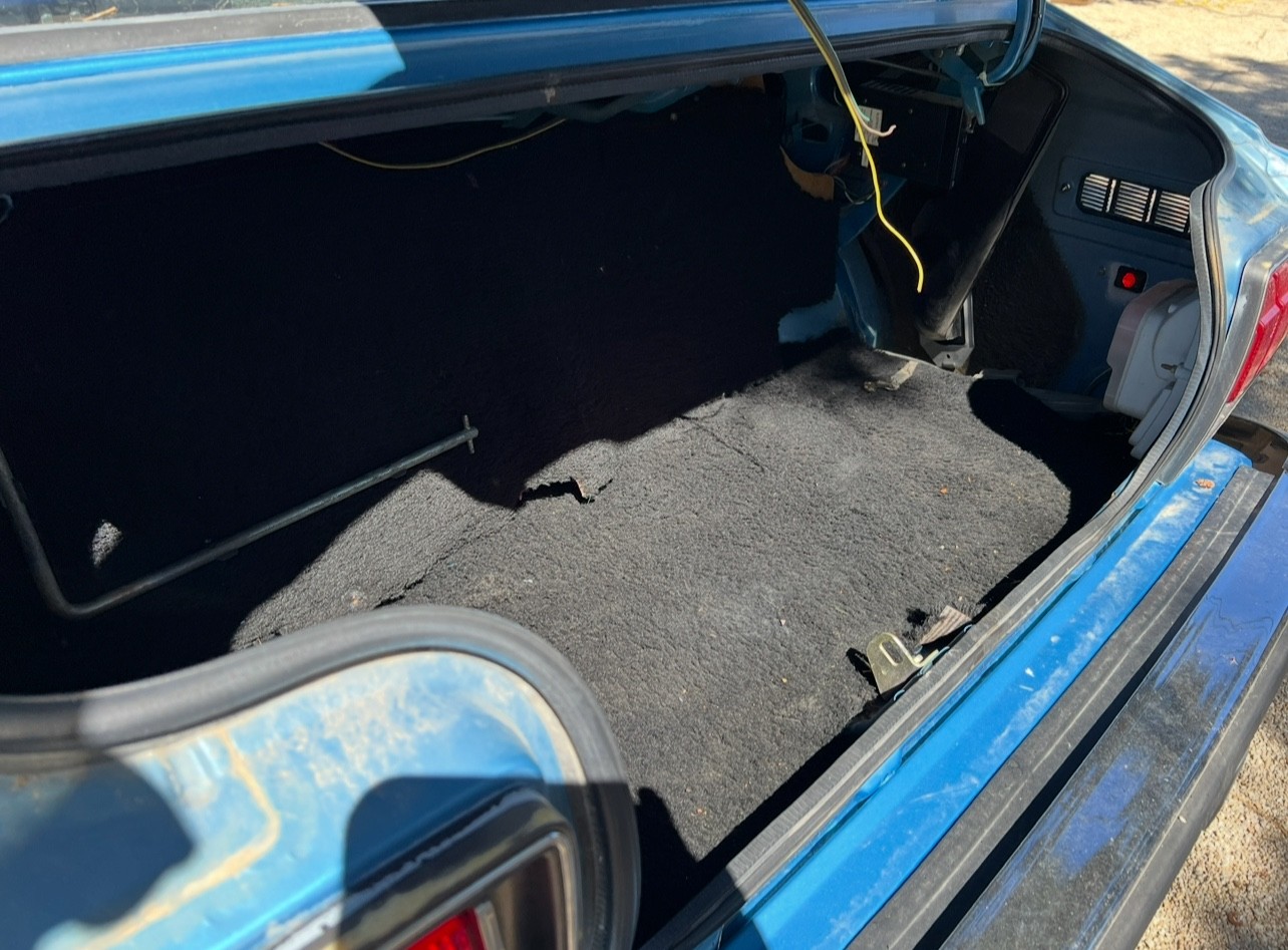 Toyota-Corolla-1977-32