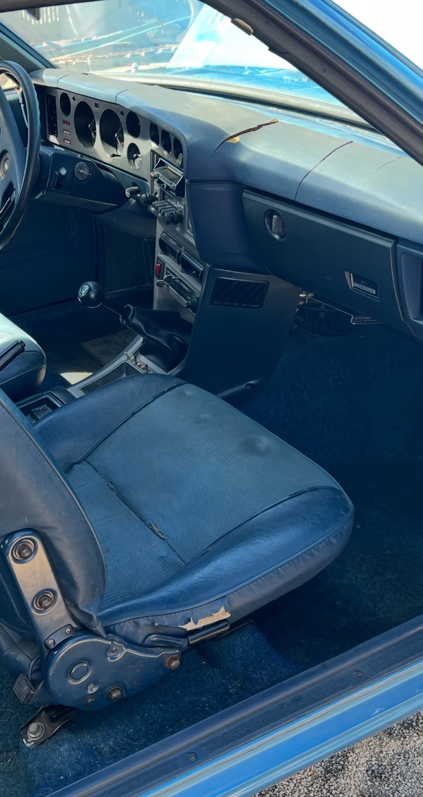 Toyota-Corolla-1977-33