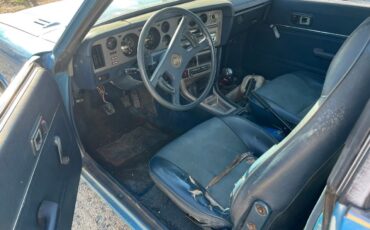 Toyota-Corolla-1977-35