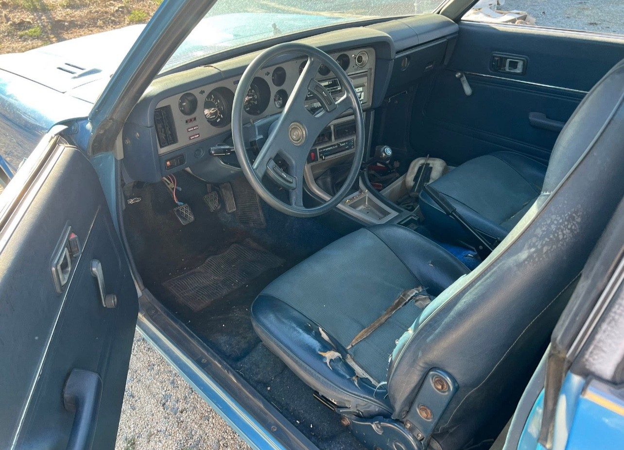 Toyota-Corolla-1977-35