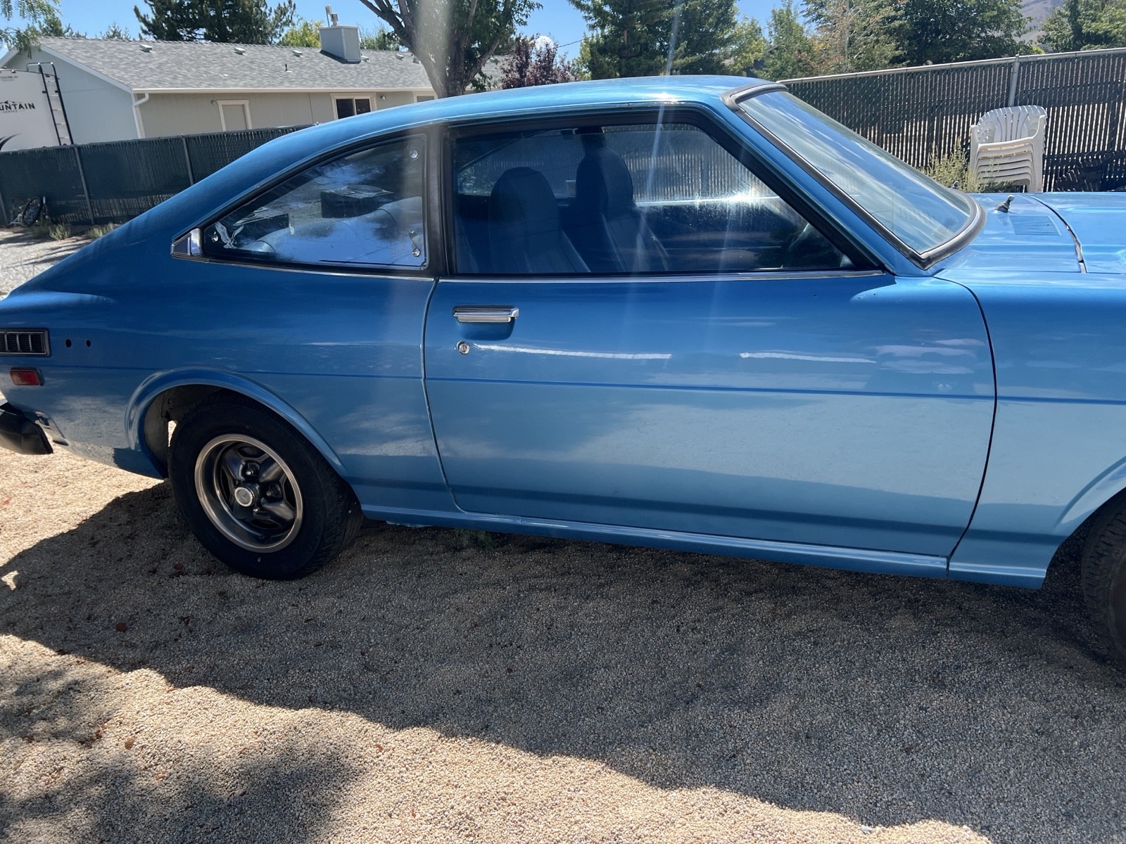 Toyota-Corolla-1977-4