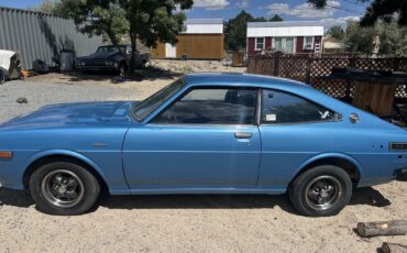 Toyota-Corolla-1977-5