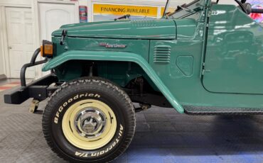 Toyota-FJ40-1976-17