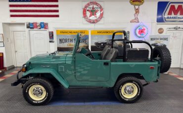 Toyota-FJ40-1976-4