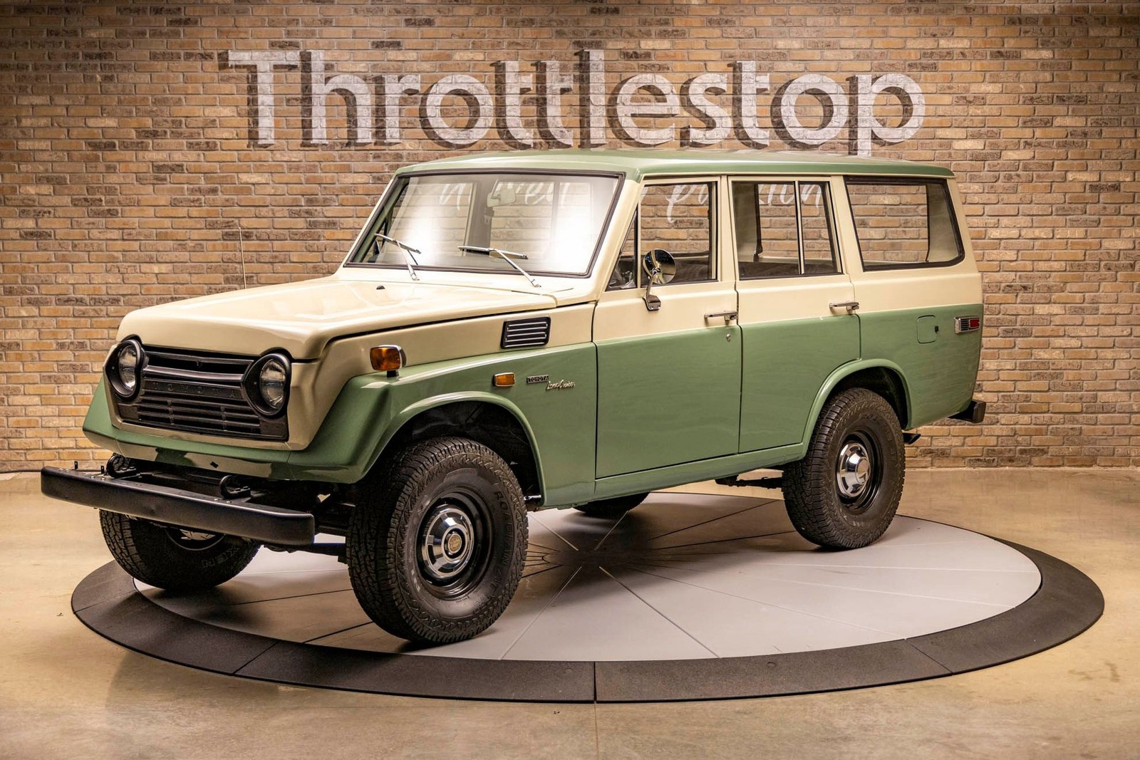 Toyota-FJ55-Land-Cruiser-1972-SUV-2