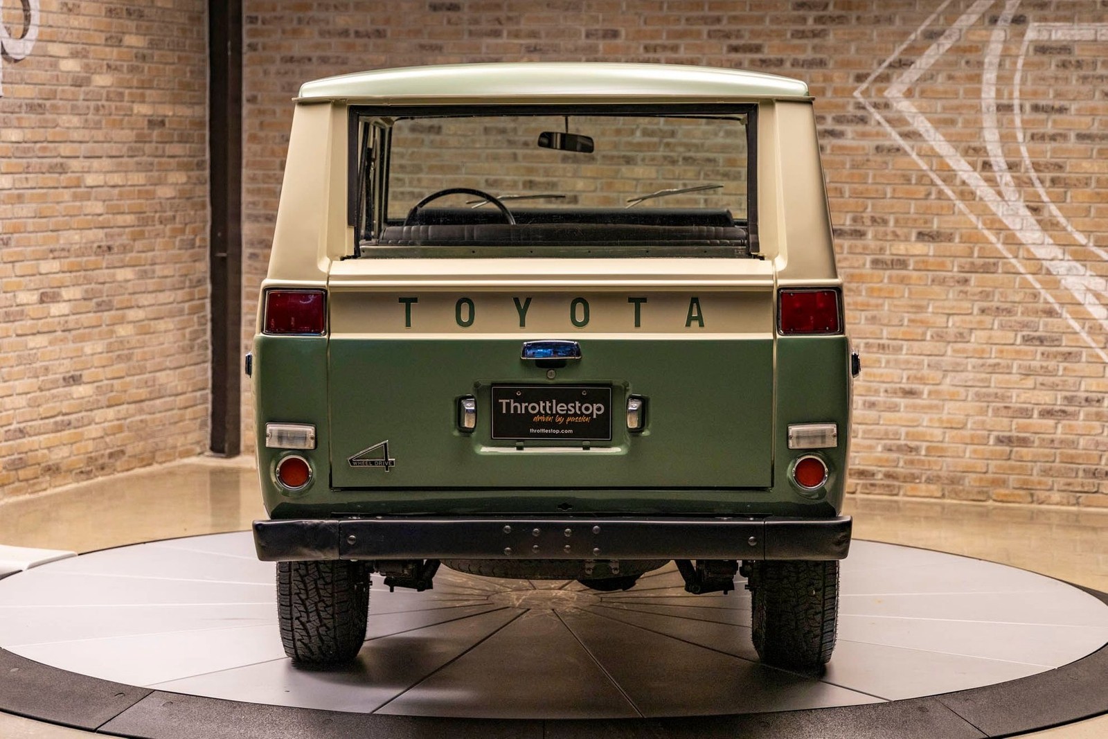 Toyota-FJ55-Land-Cruiser-1972-SUV-7
