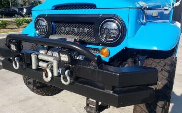 Toyota-Land-Cruiser-1965-11