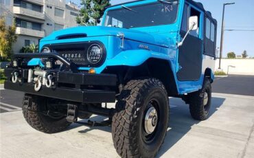 Toyota-Land-Cruiser-1965