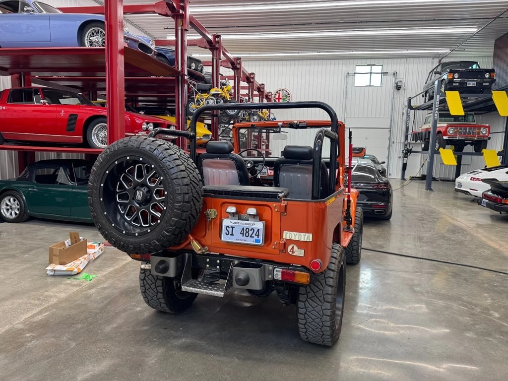 Toyota-Land-Cruiser-1975-3