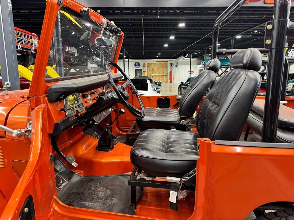 Toyota-Land-Cruiser-1975-6