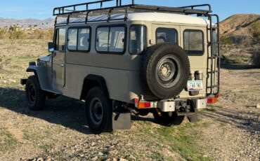 Toyota-Land-Cruiser-1980-SUV-1