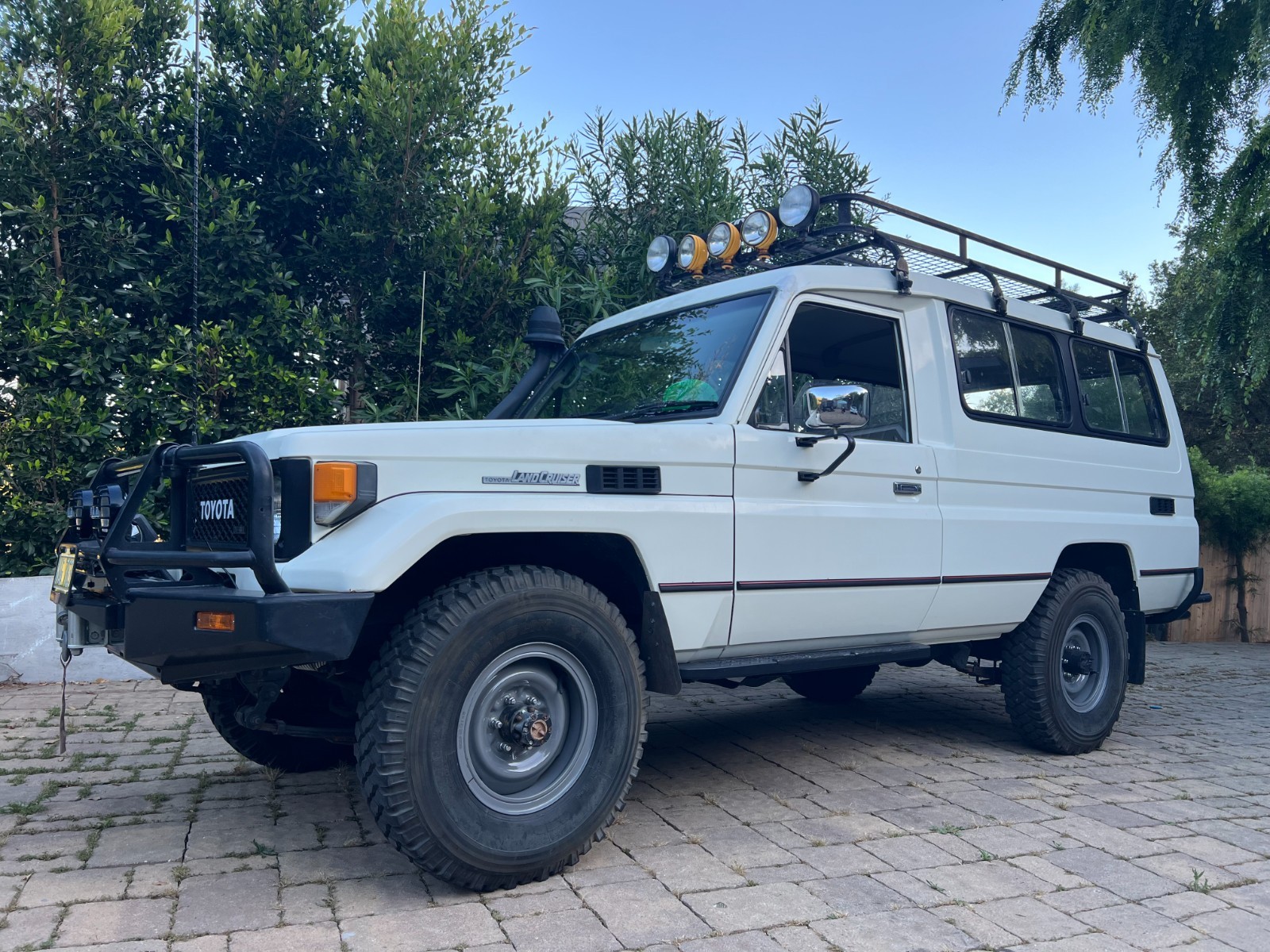 Toyota-Land-Cruiser-1980-SUV-16