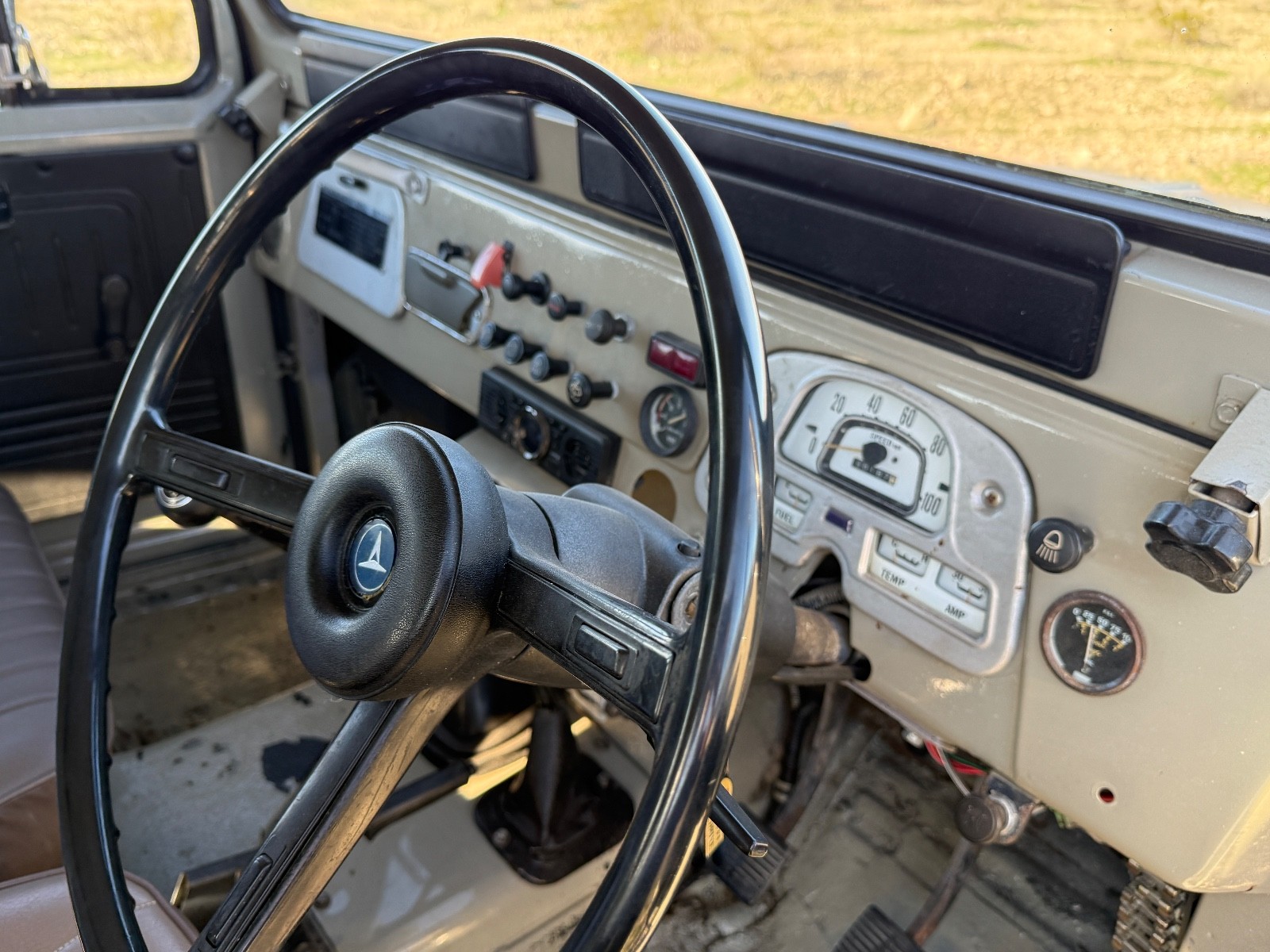 Toyota-Land-Cruiser-1980-SUV-2