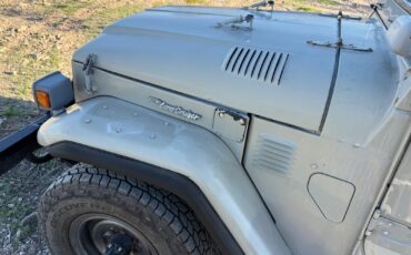 Toyota-Land-Cruiser-1980-SUV-23