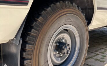 Toyota-Land-Cruiser-1980-SUV-30