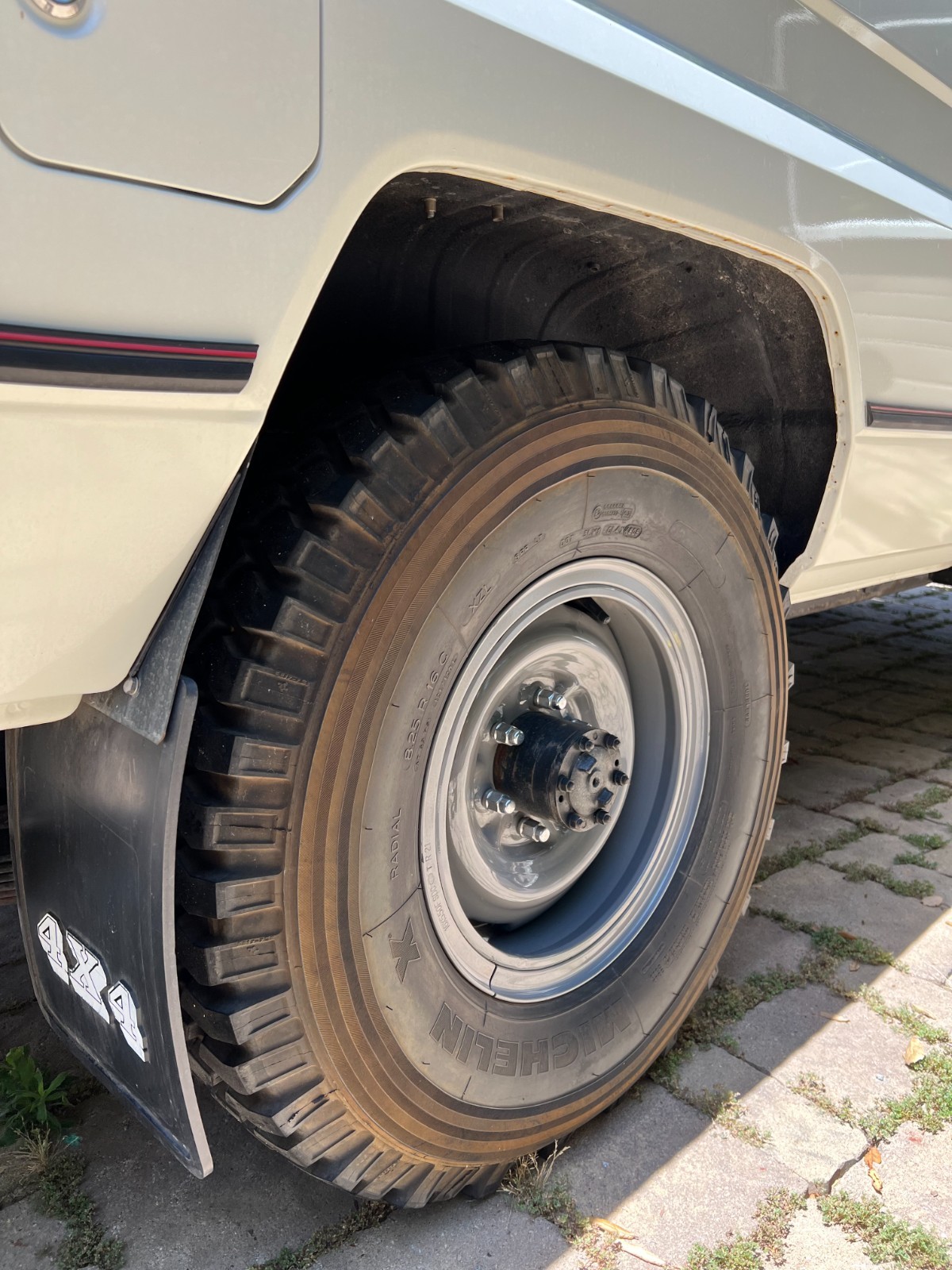 Toyota-Land-Cruiser-1980-SUV-30