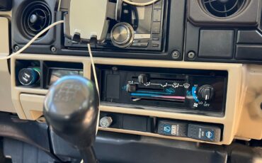 Toyota-Land-Cruiser-1980-SUV-33