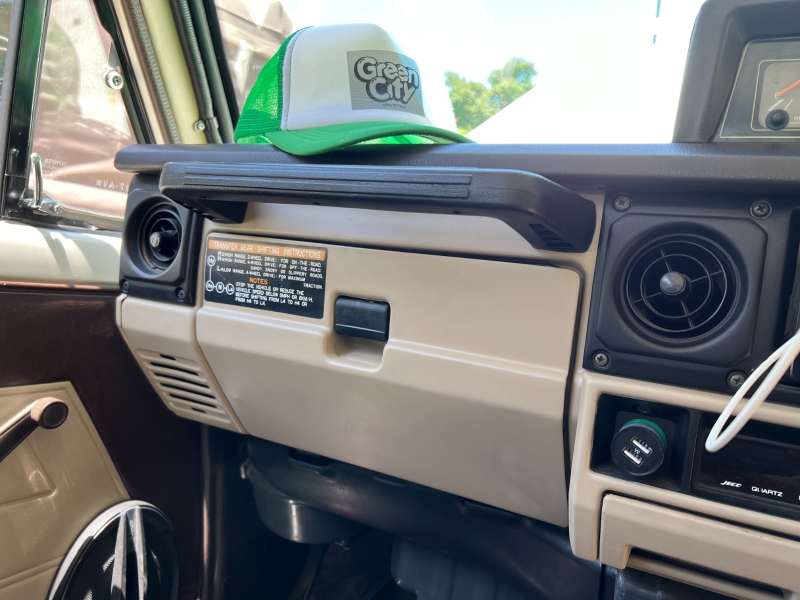 Toyota-Land-Cruiser-1980-SUV-34