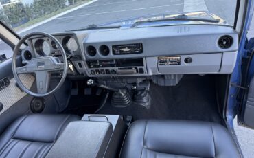 Toyota-Land-Cruiser-1987-SUV-26