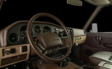 Toyota-Land-Cruiser-1988-SUV-1