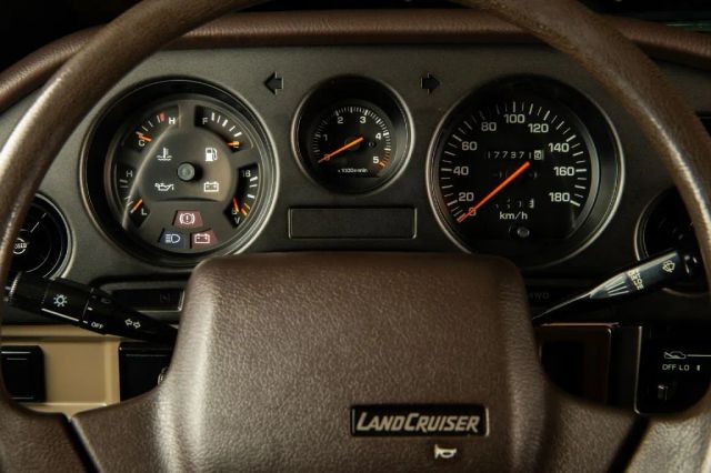 Toyota-Land-Cruiser-1988-SUV-18
