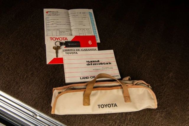 Toyota-Land-Cruiser-1988-SUV-28