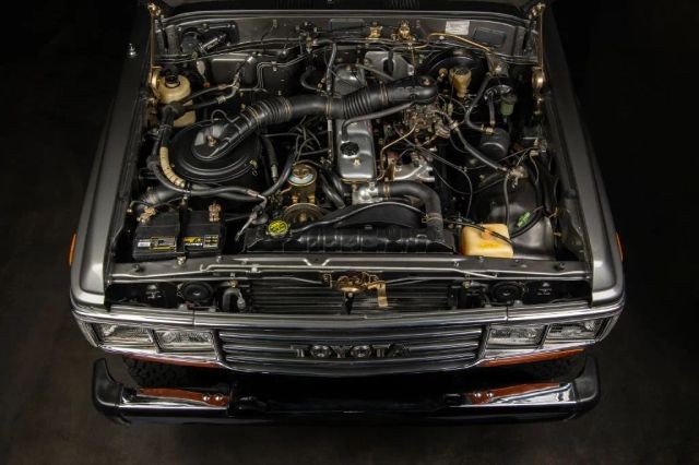 Toyota-Land-Cruiser-1988-SUV-33