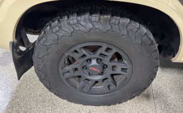 Toyota-Land-Cruiser-1988-SUV-8