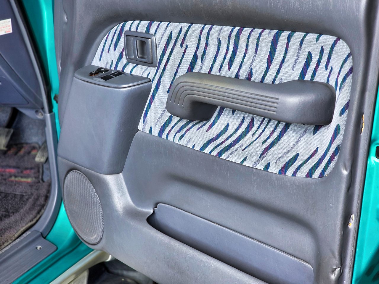 Toyota-Land-Cruiser-Prado-1996-SUV-30