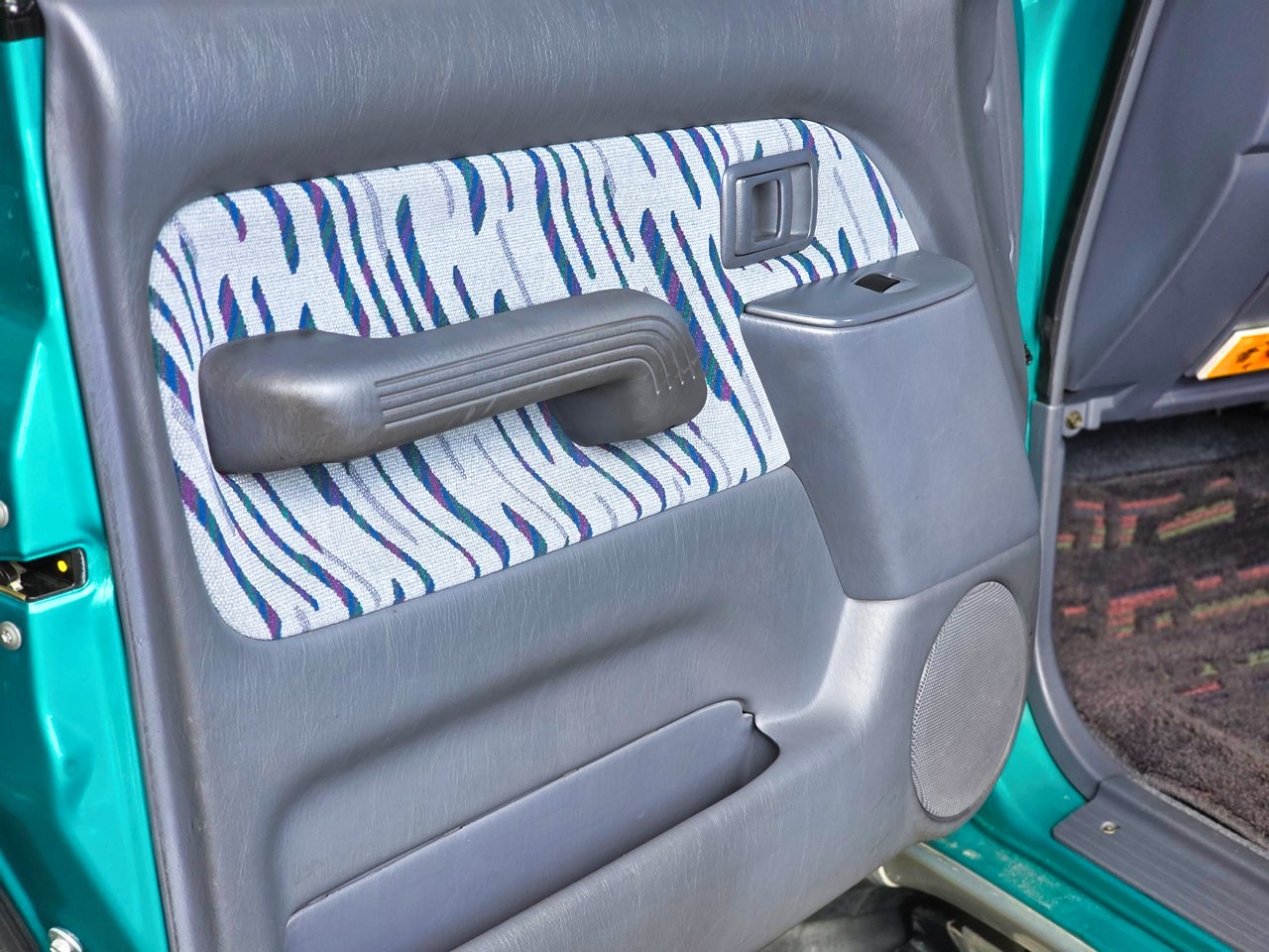 Toyota-Land-Cruiser-Prado-1996-SUV-31