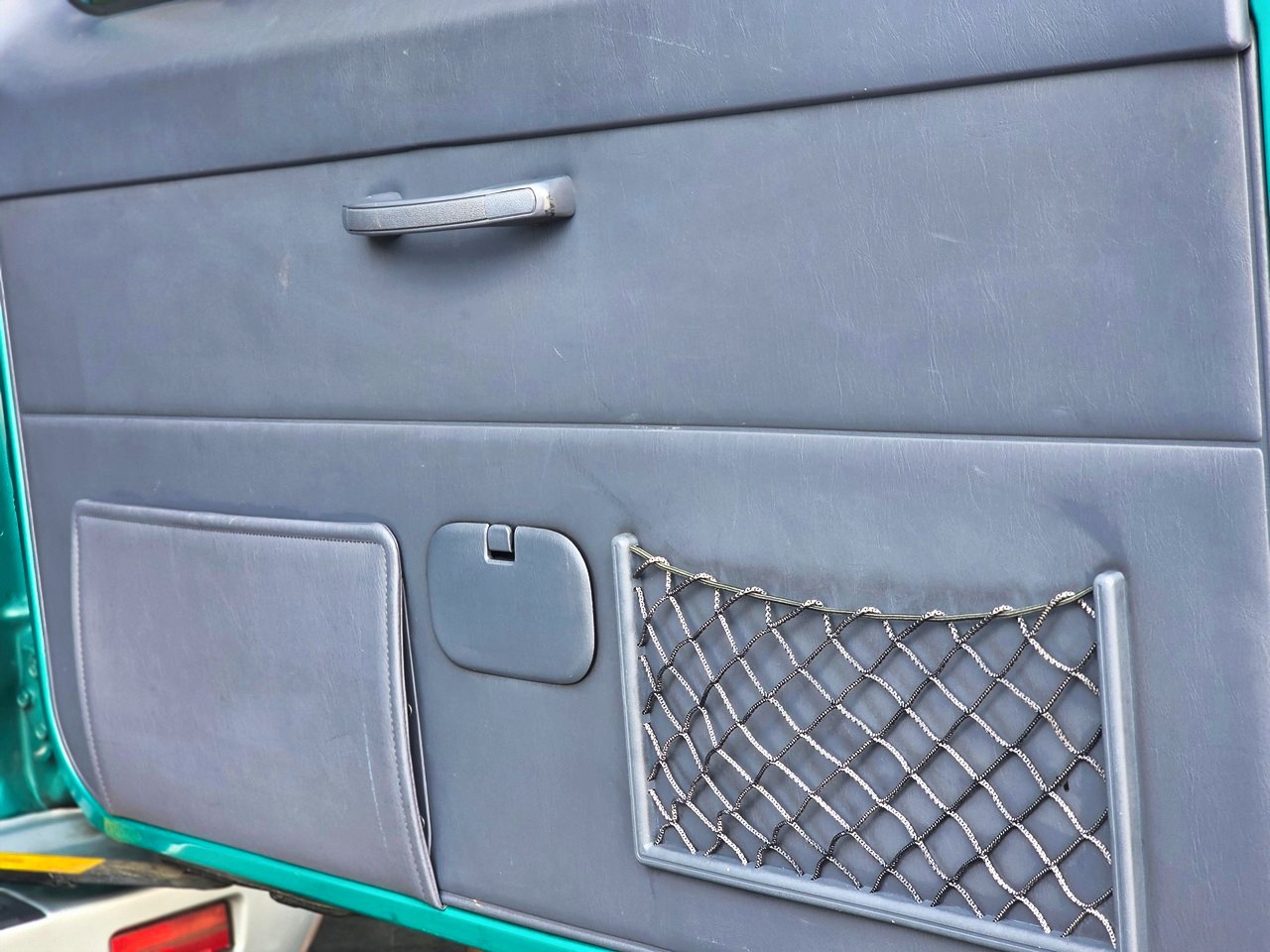 Toyota-Land-Cruiser-Prado-1996-SUV-36