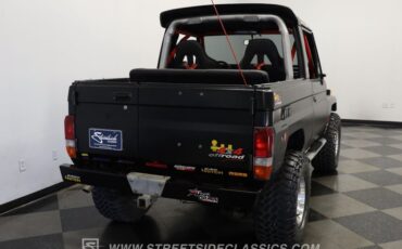 Toyota-Land-cruiser-1995-Matte-Black-Black-2