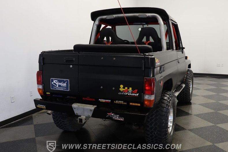 Toyota-Land-cruiser-1995-Matte-Black-Black-2