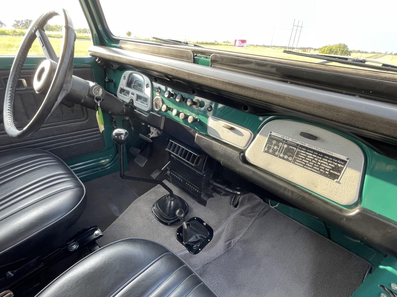 Toyota-Land-cruiser-fj-1976-Green-Black-4