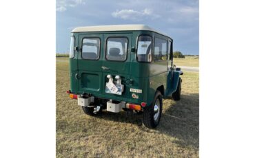 Toyota-Land-cruiser-fj-1976-Green-Black-7