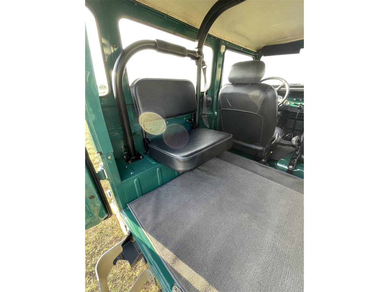Toyota-Land-cruiser-fj-1976-Green-Black-9
