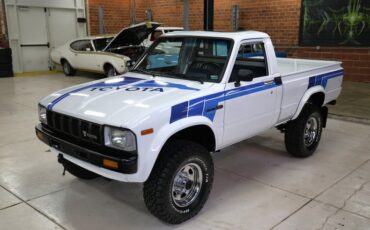 Toyota-Pickup-1982-White-Blue-10