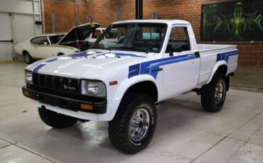 Toyota-Pickup-1982-White-Blue-11