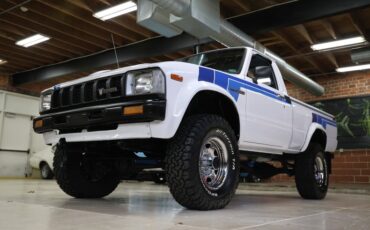 Toyota-Pickup-1982-White-Blue-12