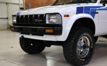 Toyota-Pickup-1982-White-Blue-14